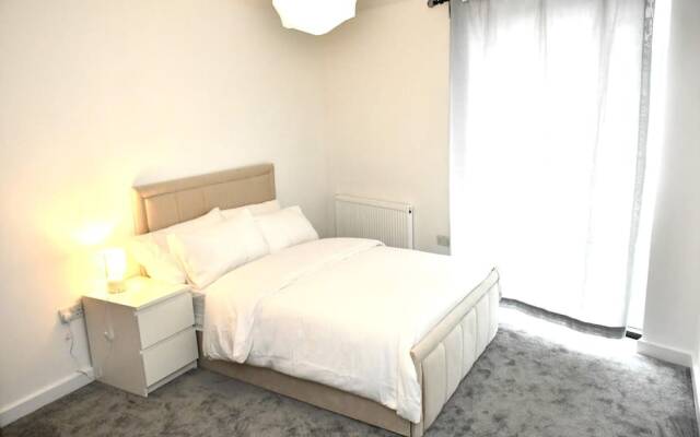 Sleeps 4 - Private Balcony - Wheelchair Accessible