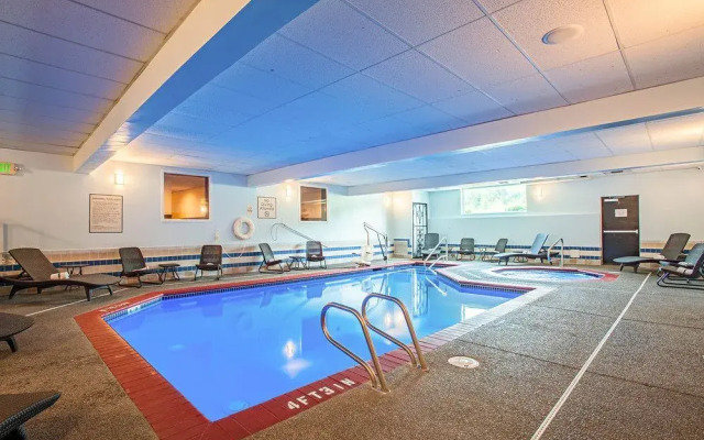 Quality Inn & Suites Pacific Seattle