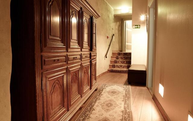 CRU Hotel