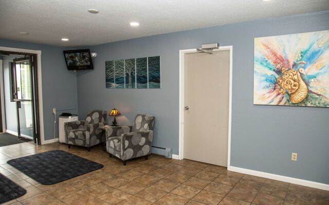 Americas Best Value Inn & Suites Detroit Lakes