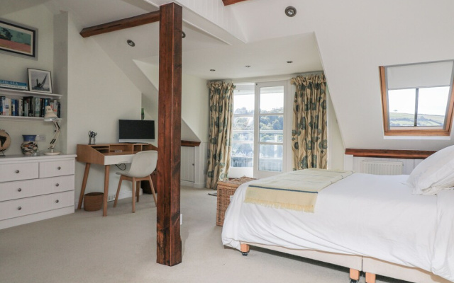 Fastnet at Nonsuch House