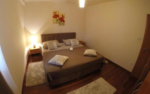Apartments And Rooms Tino