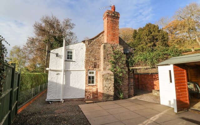 Poston Holiday Cottage