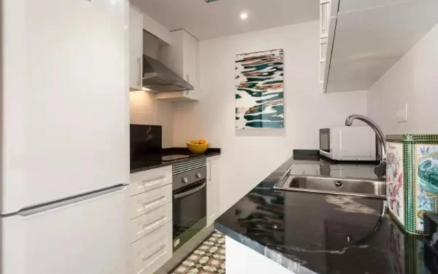 Center-2Br, 2Ba-Attic-Terrace,View, Wi-Fi, A/C