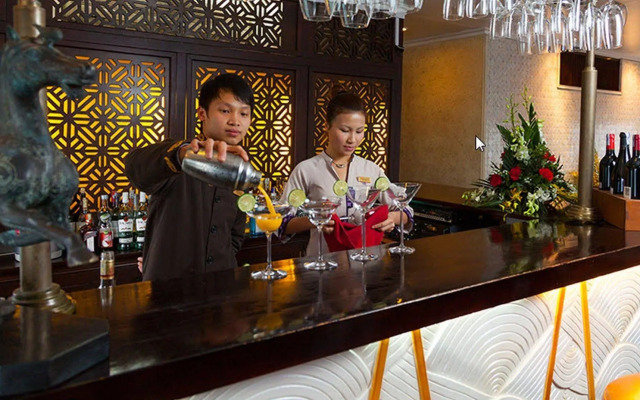 Heritage Line Violet Cruise-Ha Long Bay and Lan Ha