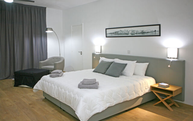 Corina Suites and Apartments