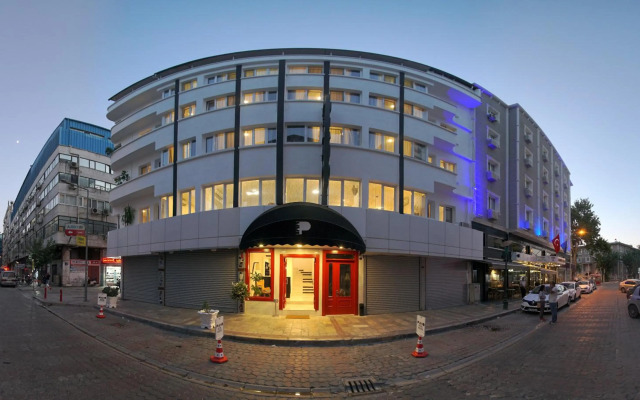Piano Hotel
