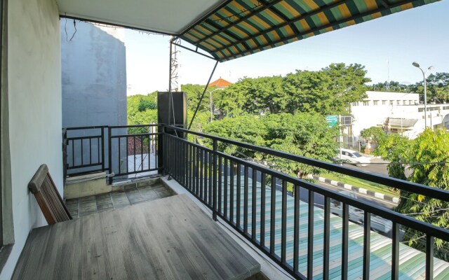 OYO 734 Tuban Torres Accomodation