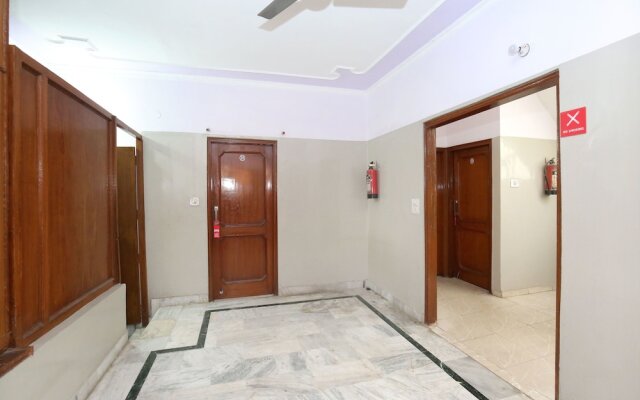 OYO 11417 Hotel Lotus