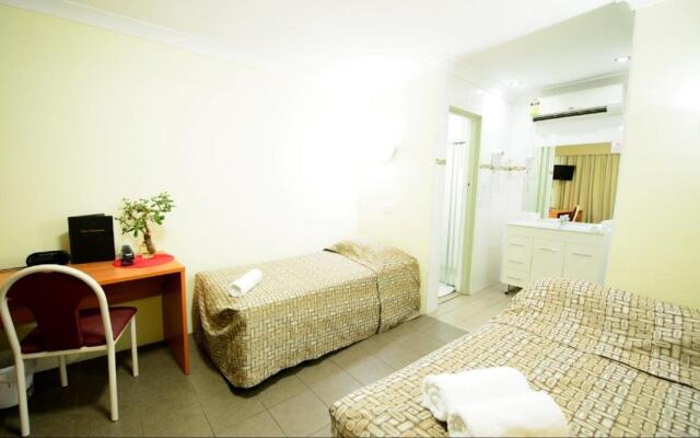 Liberty Plains Motor Inn