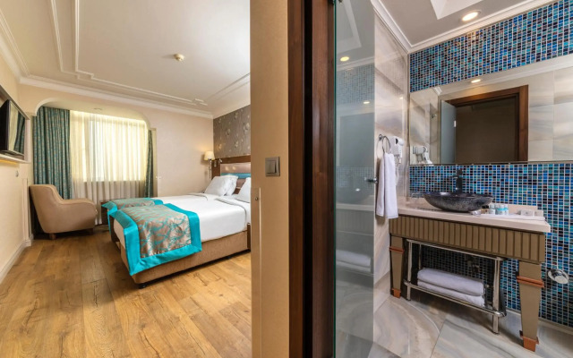 Huatian Chinagora Hotel