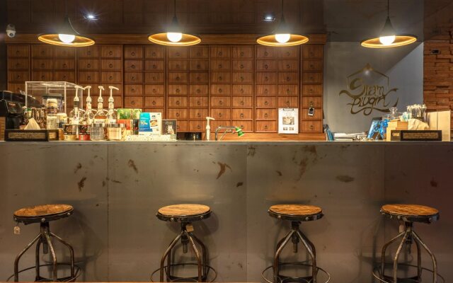 Siam Plug In Hostel
