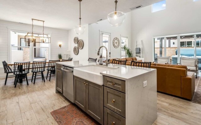 Desert Brooke 5 Bedroom Townhouse