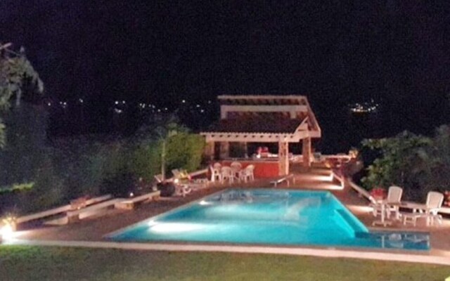 Hermosa Villa en Teques