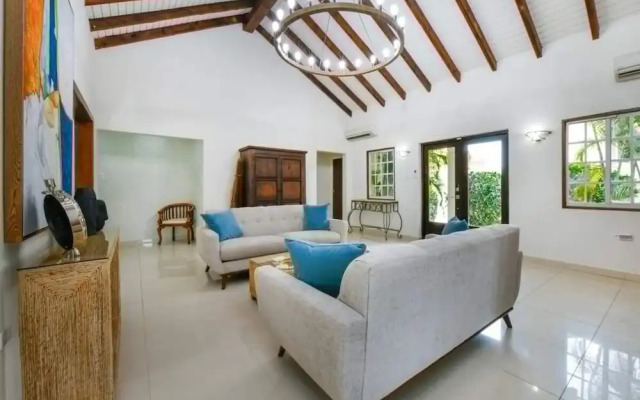 Blue Makini Villa in Noord