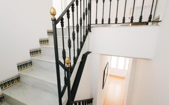 Hostly Acetres 2A-Penthouse in City Center-Fibre-Parking Opt