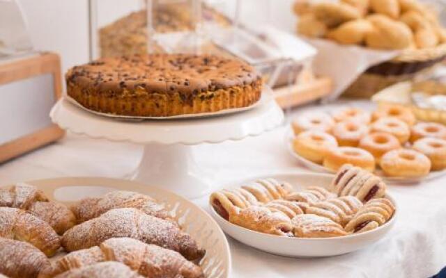 Los Nidos Holiday Resort Bungalows