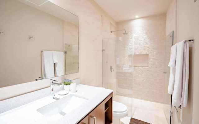 Casa Ceiba at Miranda