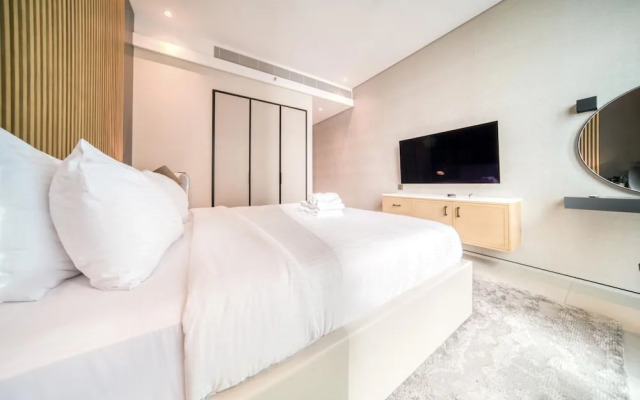 Picturesque Balcony and Beach Haven at Address JBR