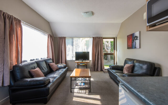 Manuka Crescent Motel