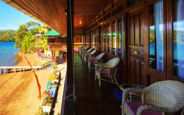 Bastianos Lembeh Dive Resort