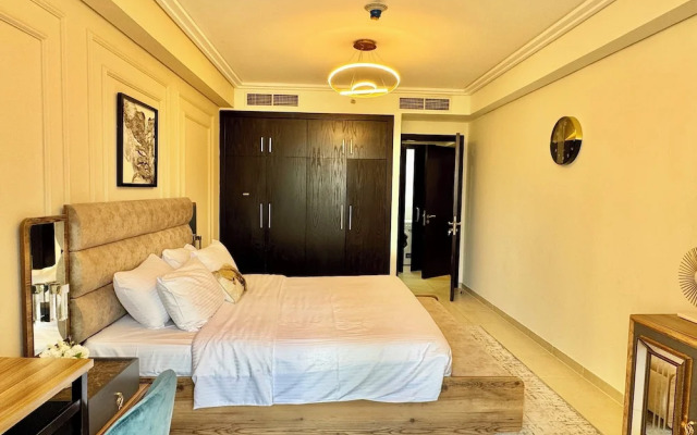 Cosmos Living 1 BR Suite Near Dubai Mari