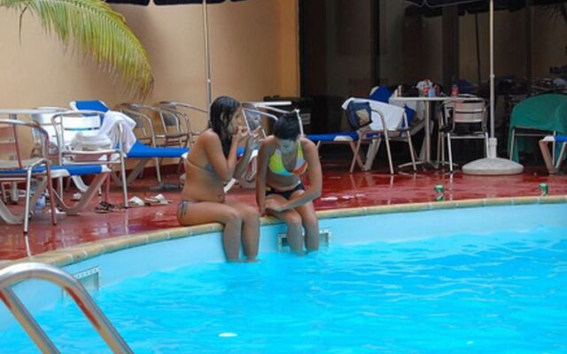 Hotel Bruzon