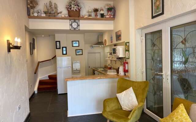 Hazelbrook Self Catering - Maximum 6 Persons