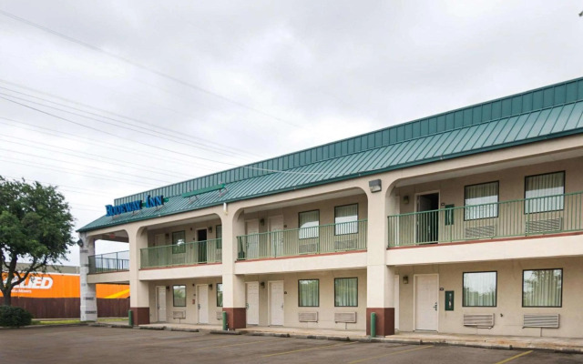 Rodeway Inn & Suites Highway 290 Northwest