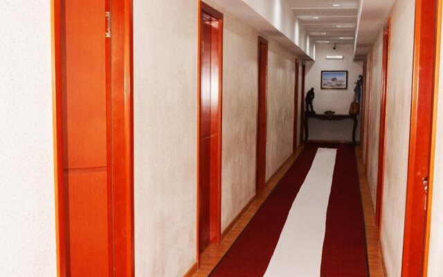 Zaisan Gate Hotel