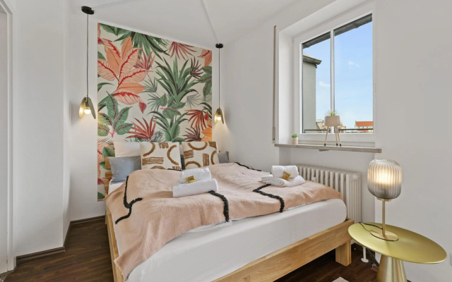 BRIGHT: The PENTHOUSE - Jacuzzi - BBQ - Parkplatz/Parking