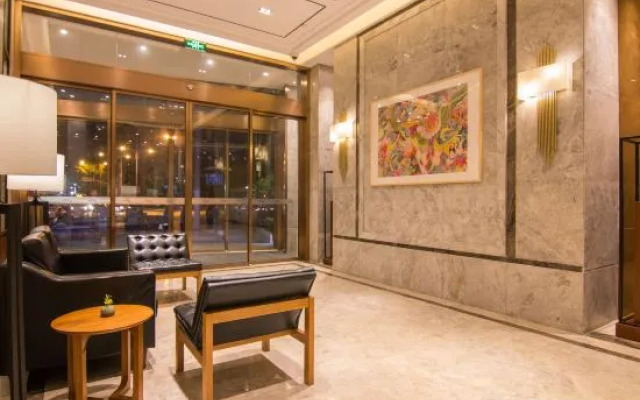 Wanhe Zhizhen Hotel (Shanghai Changshou Road Subway Station)
