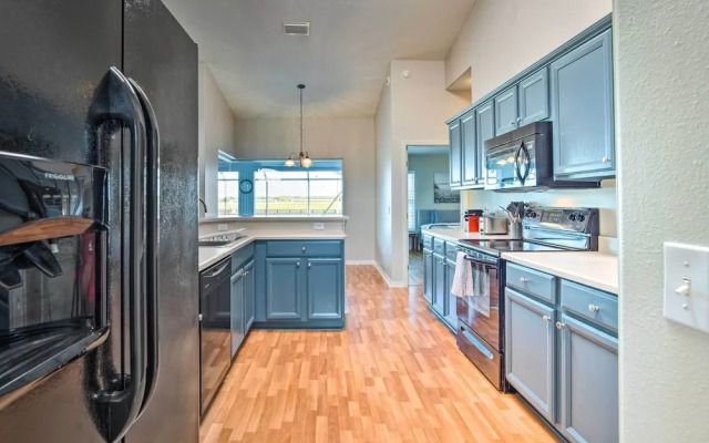 Spacious Ocala Home w/ Lanai & Private Pool!
