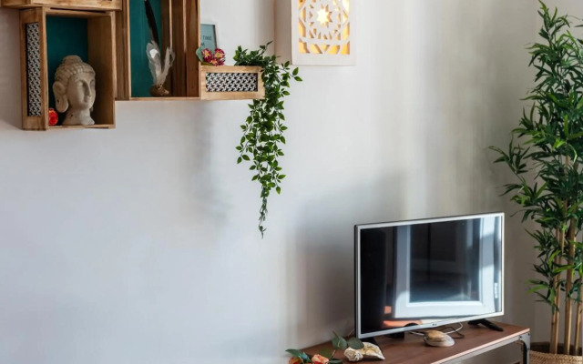 sunny apartment with sea view