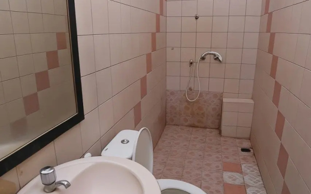Collection O 92739 Hotel Pintu Besar Near Pancoran ChinaTown Point