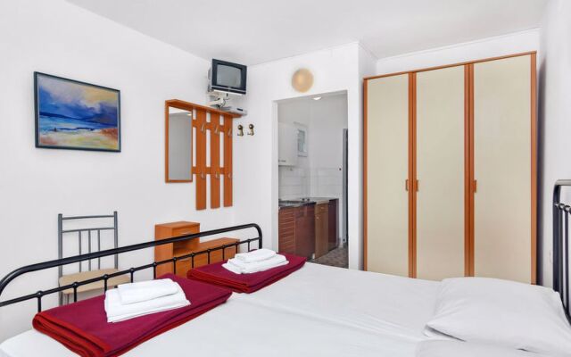 Apartment Cico Hvar/Pokrivenik 29083