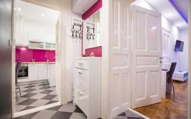 Apartment Center Four stars