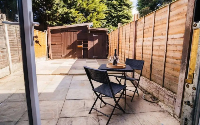 Lovely 2bedroom Home in Haydock With Free Parking