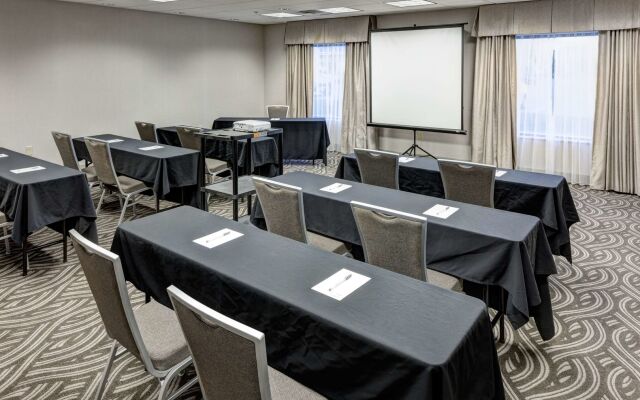 Hampton Inn & Suites Cedar Rapids - North