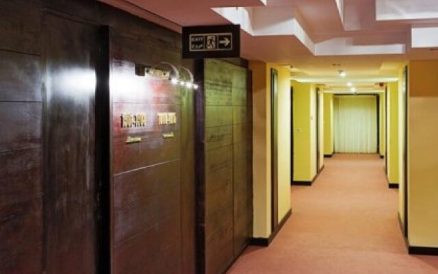 Chamran Grand Hotel