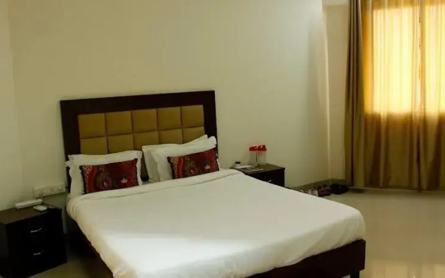 Laurent & Benon Luxury Service Apartment - Khar (West)
