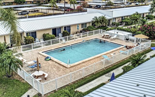 Jamaica Royale Townhome #3 - Steps To Pool & Beach