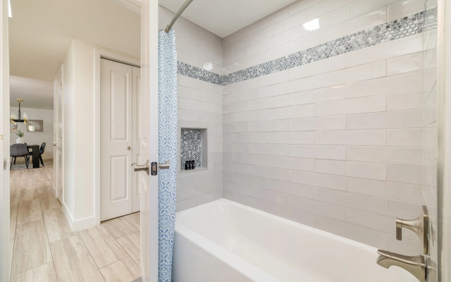 White Agate by Avantstay Pool + Playground