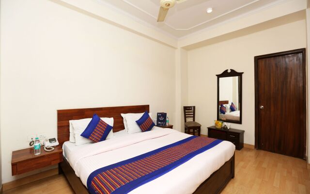 OYO 8876 Hotel Sarthi