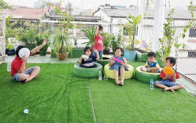 Green Box Hotel - Hostel