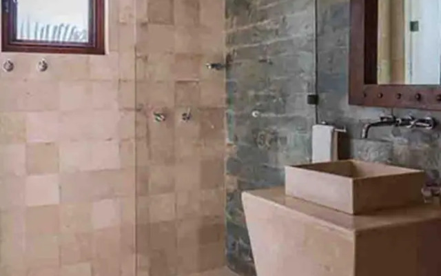 Hermosa Mayette Villa by ChezPlaya