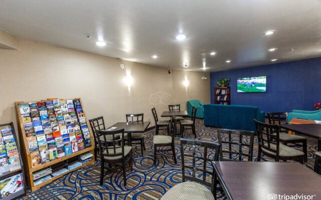 Ramada by Wyndham Santa Fe