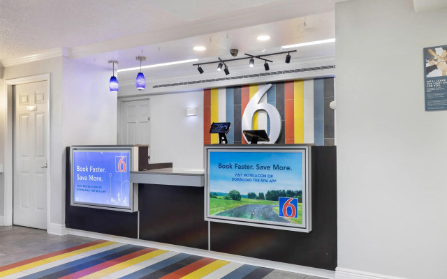 Studio 6 - Beaumont, TX