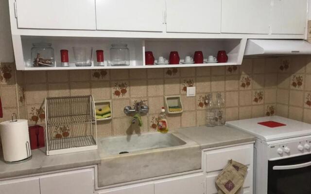 Small Apartment in Markopoulo center
