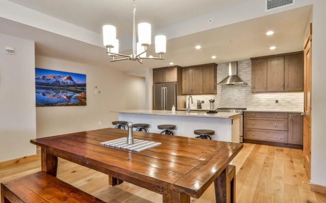 White Spruce Lodge by Spring Creek Vacations